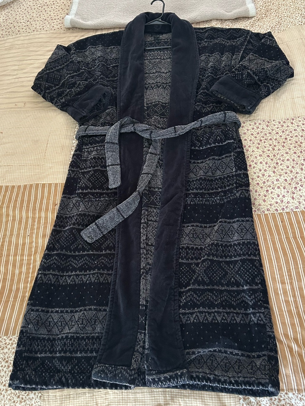 Croft & Barrow one size 100% cotton gray and black bathrobe - Picture 4 of 7